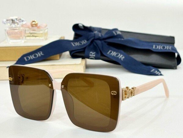 DIORGLASSES121
