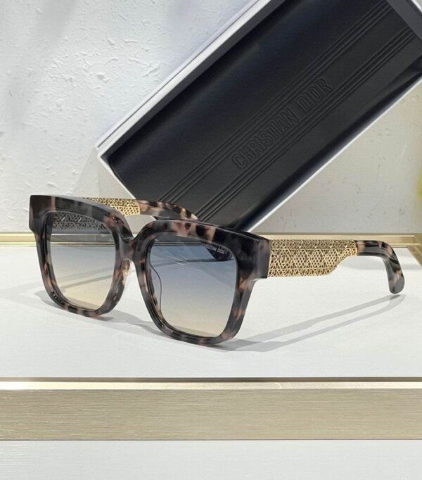 DIORGLASSES142