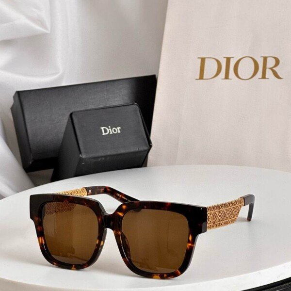 DIORGLASSES181