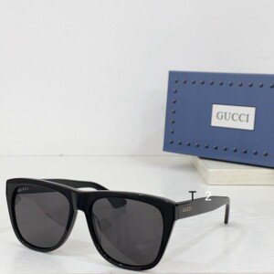 GUCCIGLASSES030