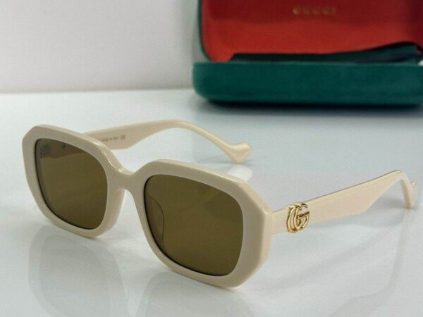 GUCCIGLASSES089
