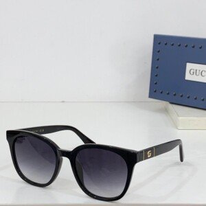 GUCCIGLASSES300