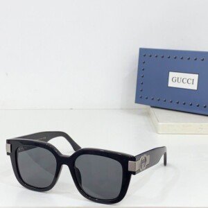 GUCCIGLASSES330