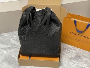 LV022