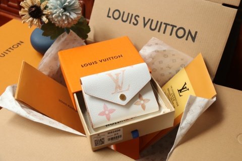 LV348