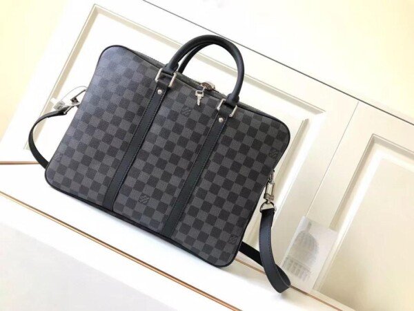 LV444
