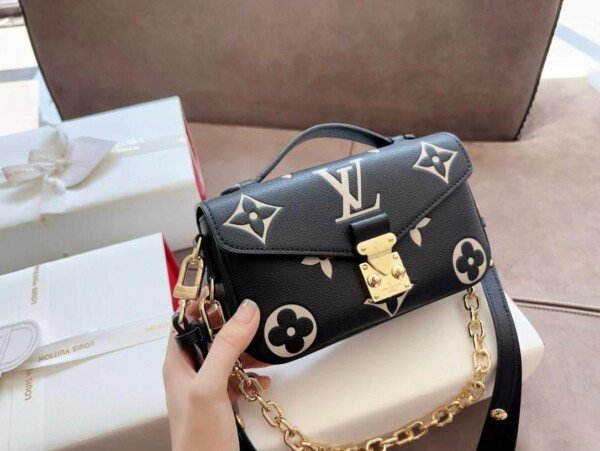 LV457
