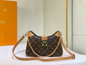 LV697