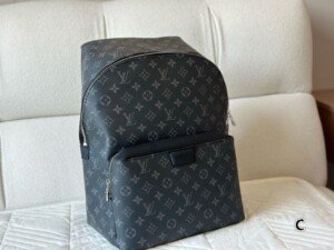 LV698